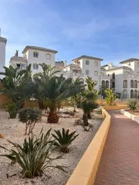 Bungalow de 2 chambres à Torrevieja, Espagne No. 1774