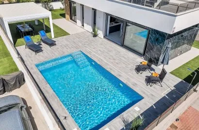 Villa de 120m² à Torrevieja, Espagne No. 1830
