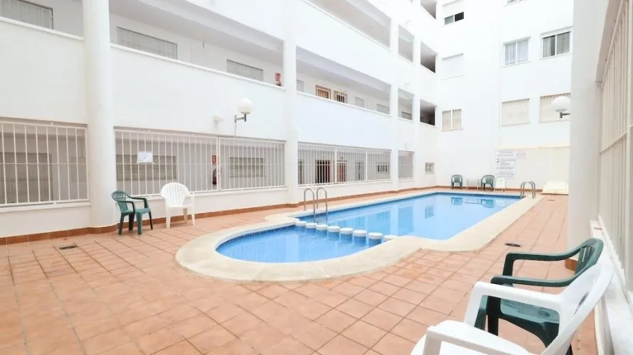 Apartment de 2 chambres à Torrevieja, Espagne No. 1837 № 2