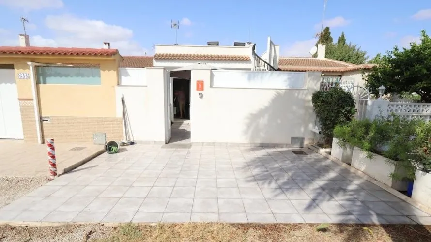 Bungalow de 3 chambres à Torrevieja, Espagne No. 1883 № 4