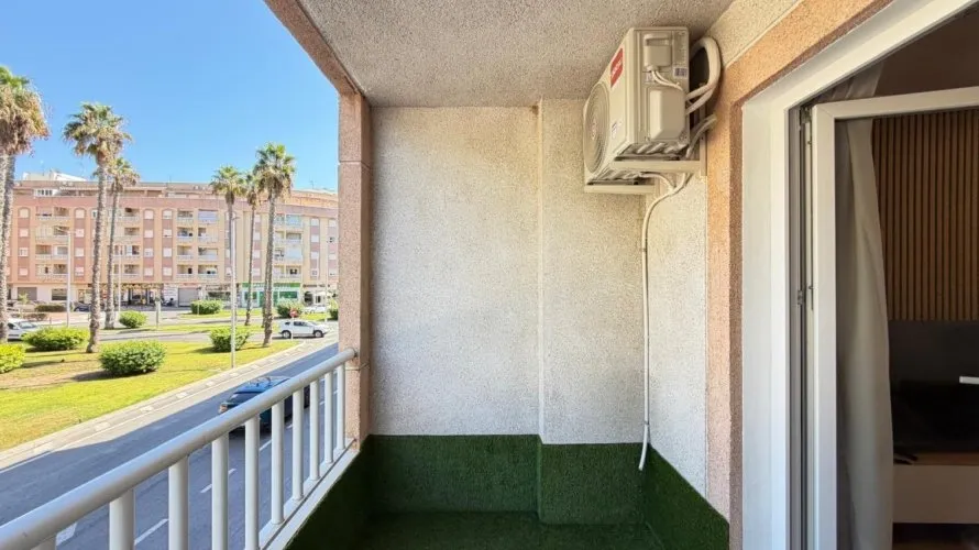 Apartment de 3 chambres à Torrevieja, Espagne No. 1929 № 1