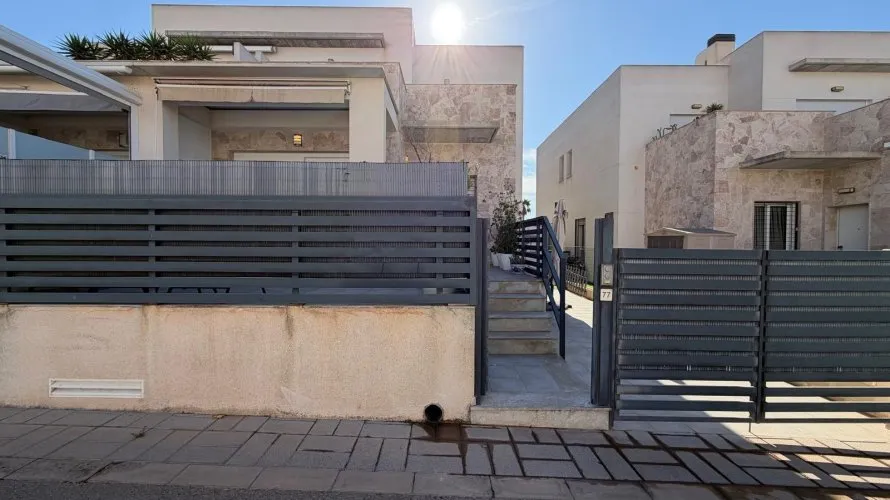 House de 3 chambres à Torrevieja, Espagne No. 1886 № 27