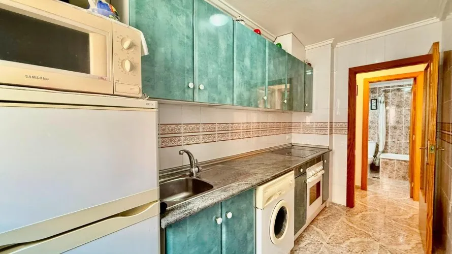 Apartment de 2 chambres à Torrevieja, Espagne No. 1754 № 4