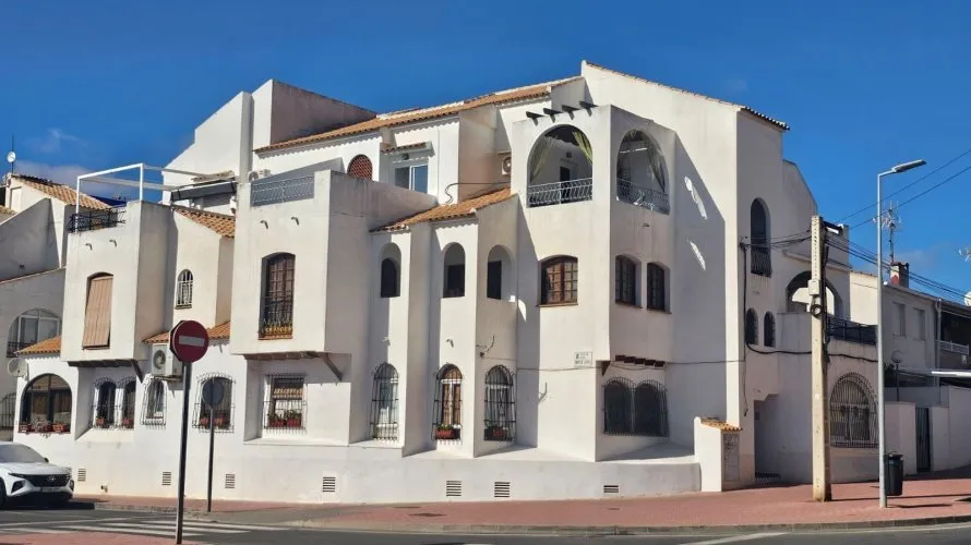 Apartment de 3 chambres à Torrevieja, Espagne No. 1812 № 2