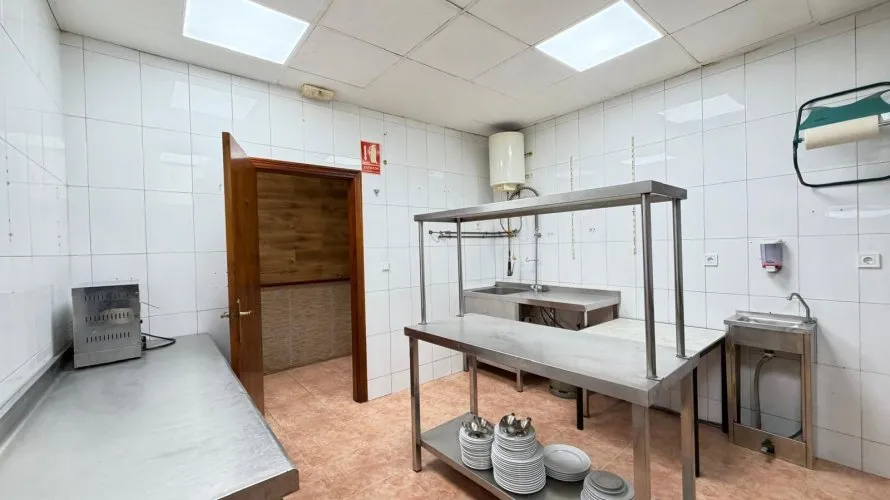 Commercial property de 98m² à Torrevieja, Espagne No. 1860 № 10