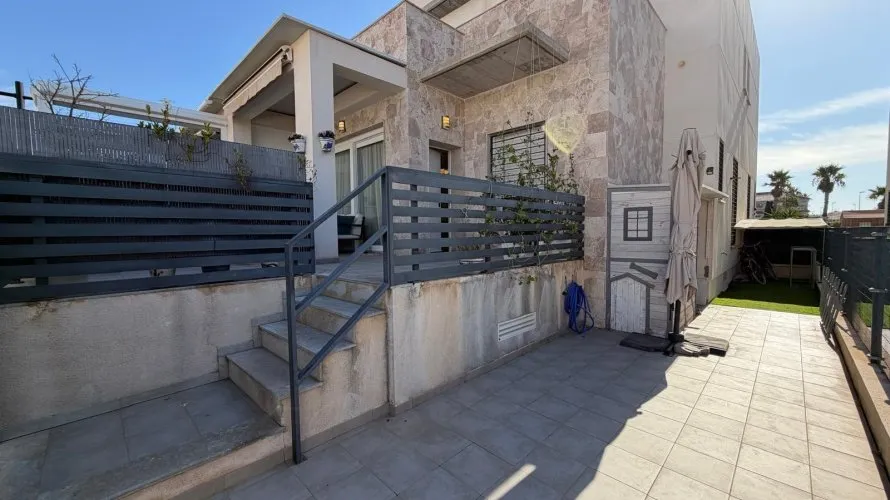 House de 3 chambres à Torrevieja, Espagne No. 1886 № 24