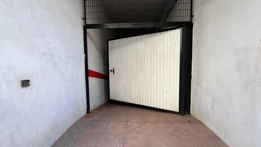 Garage de 33m² à Torrevieja, Espagne No. 1828 № 1