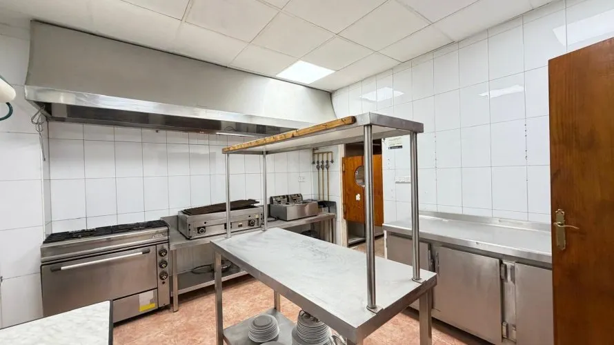 Commercial property de 98m² à Torrevieja, Espagne No. 1860 № 11