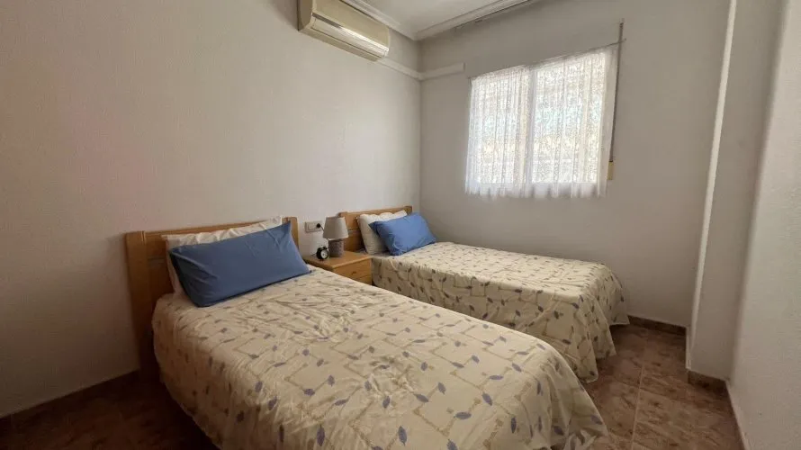 Apartment de 2 chambres à Torrevieja, Espagne No. 1772 № 2