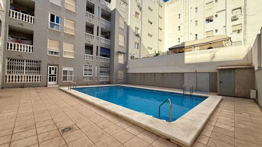 Apartment de 2 chambres à Torrevieja, Espagne No. 1865 № 19
