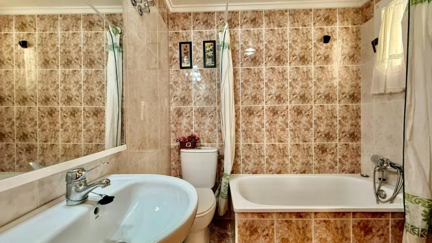 Apartment de 2 chambres à Torrevieja, Espagne No. 1754 № 10