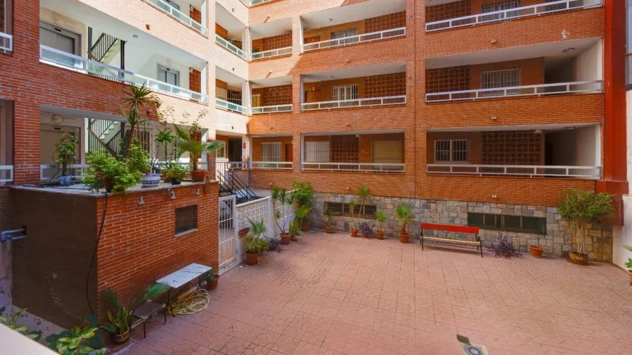 Apartment de 70m² à Torrevieja, Espagne No. 1940