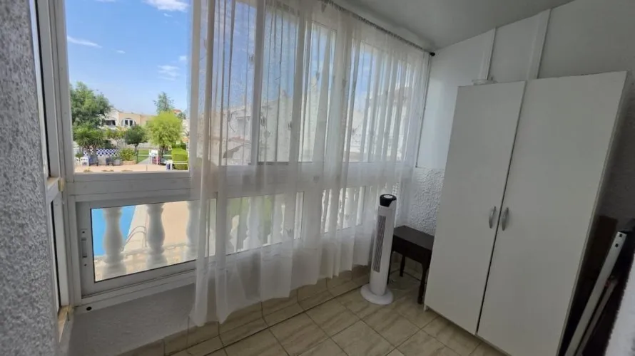 Bungalow de 1 chambre à Torrevieja, Espagne No. 1969 № 8