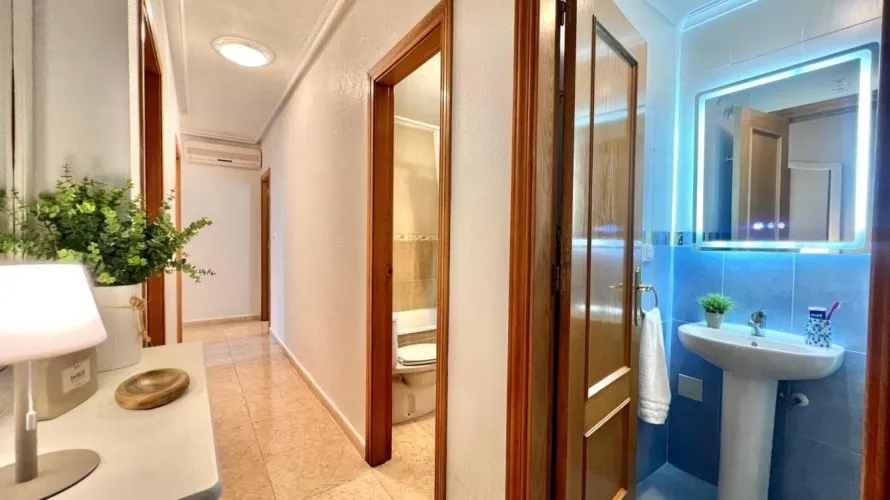 Apartment de 2 chambres à Torrevieja, Espagne No. 1965 № 22