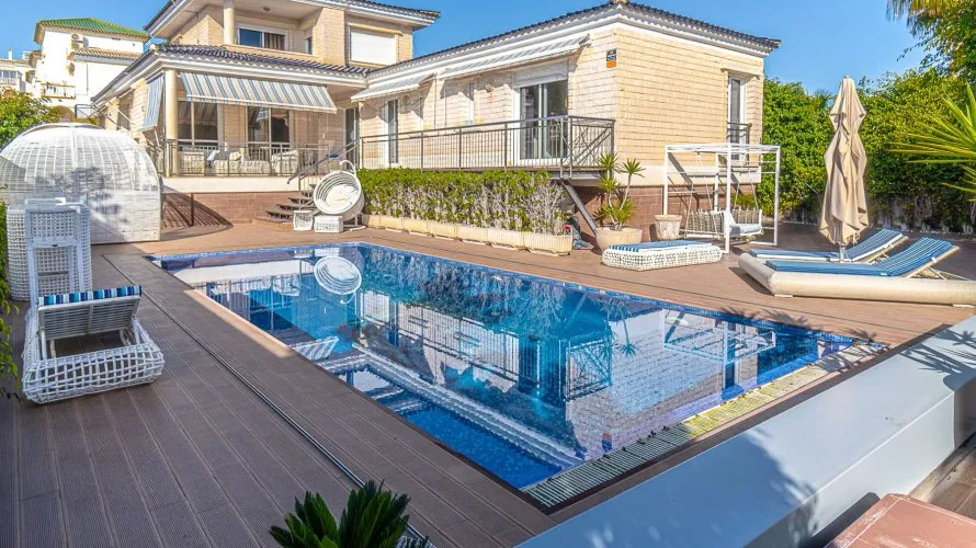 Villa de 370m² à Torrevieja, Espagne No. 1978 № 27