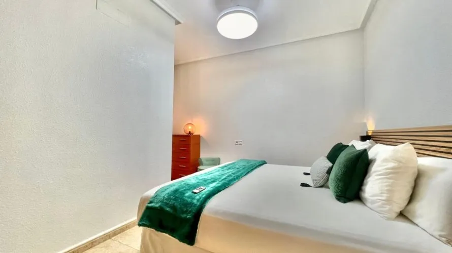 Apartment de 2 chambres à Torrevieja, Espagne No. 1965 № 2