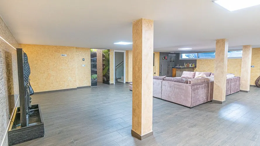 Villa de 370m² à Torrevieja, Espagne No. 1978 № 10