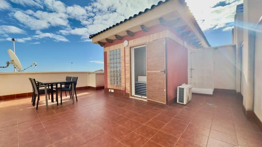 Penthouse de 78m² à Torrevieja, Espagne No. 1947 № 1