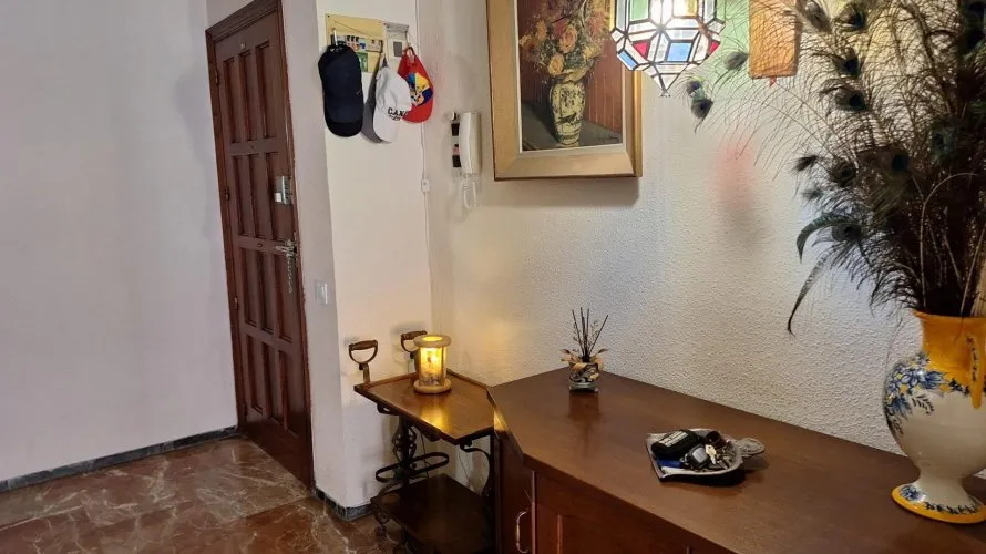 Квартира с 3 спальнями в Аликанте, Испания №129 № 2