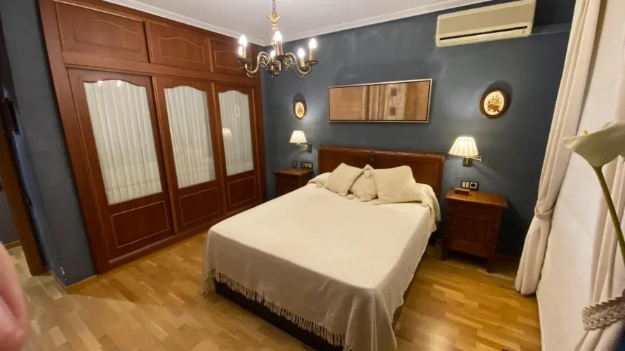 Квартира с 4 спальнями в Аликанте, Испания №486 № 1