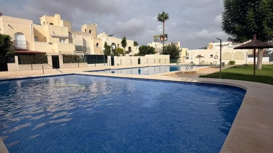 Бунгало с 1 спальней в Торревьеха, Испания №1975 № 1