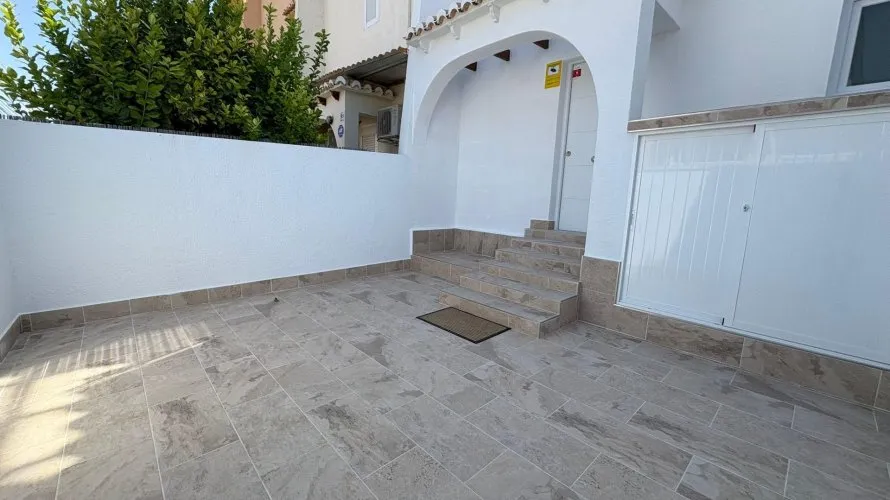3 bedrooms house for sale, Torrevieja, Spain No. 561 № 17