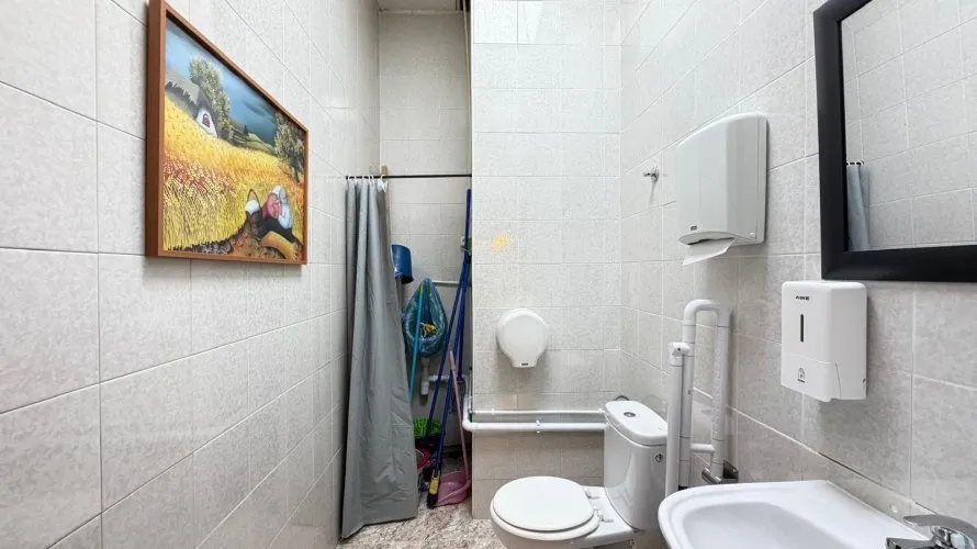 57m² commercial property for sale, Torrevieja, Spain No. 709 № 20