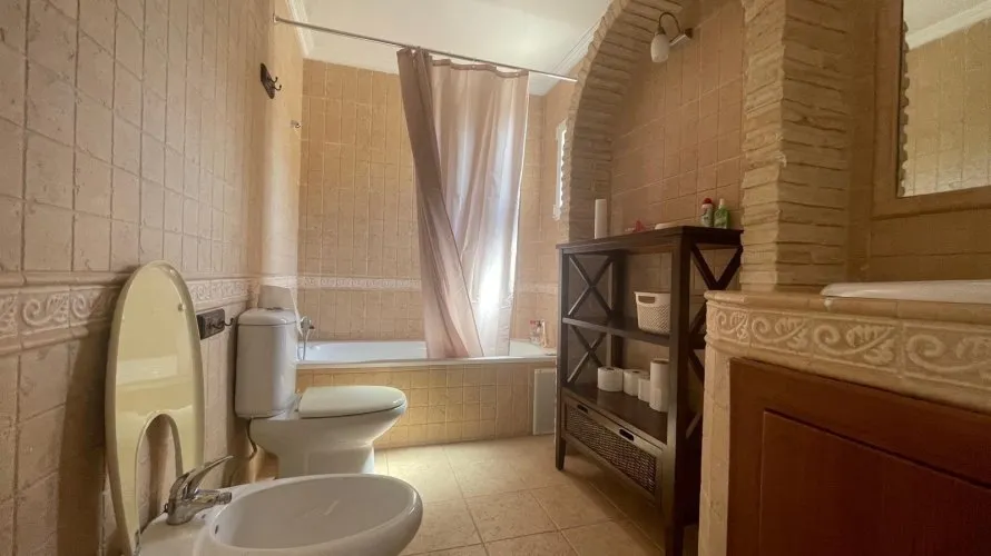 5 bedrooms house for sale, Torrevieja, Spain No. 569 № 11