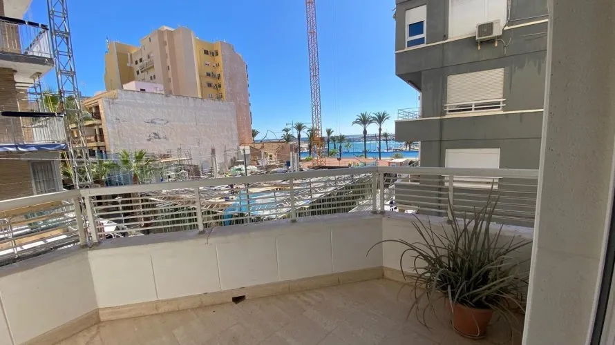 4 bedrooms apartment for sale, Torrevieja, Spain No. 554 № 20