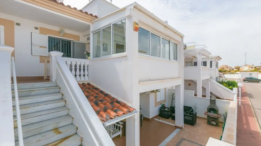 89m² penthouse for sale, Torrevieja, Spain No. 750 № 1