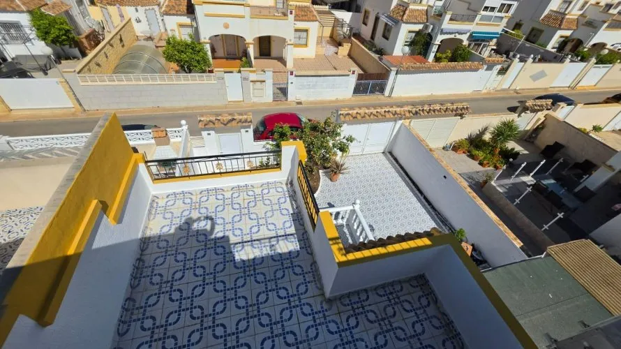 3 bedrooms house for sale, Torrevieja, Spain No. 749 № 2