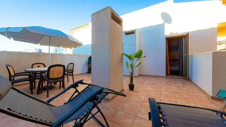 2 bedrooms apartment for sale, Torrevieja, Spain No. 386 № 4