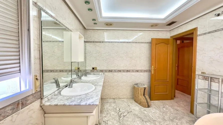 2 bedrooms penthouse for sale, Torrevieja, Spain No. 655 № 14