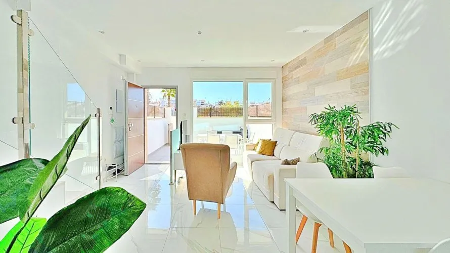 3 bedrooms bungalow for sale, Torrevieja, Spain No. 591 № 18