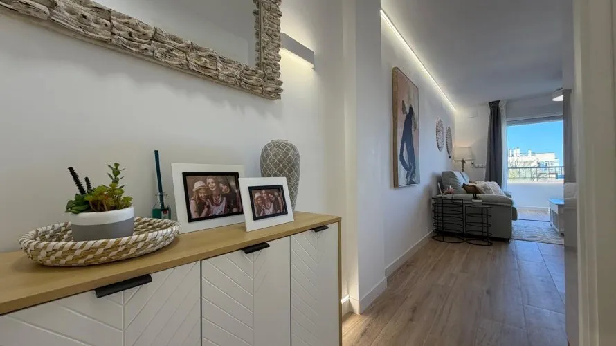 3 bedrooms apartment for sale, Torrevieja, Spain No. 192 № 1