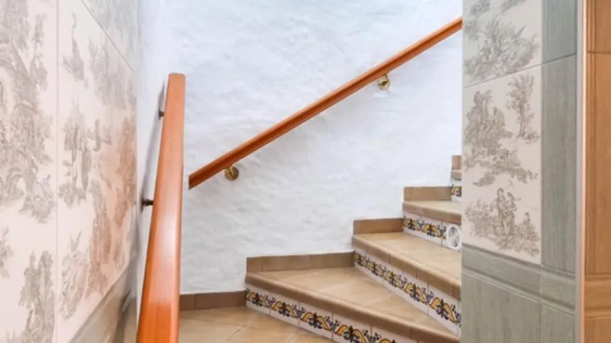 6 bedrooms villa for sale, Moraira, Spain No. 368 № 1
