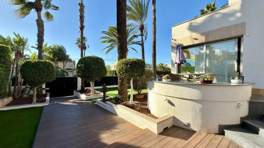 6 bedrooms villa for sale, Benidorm, Spain No. 218 № 23