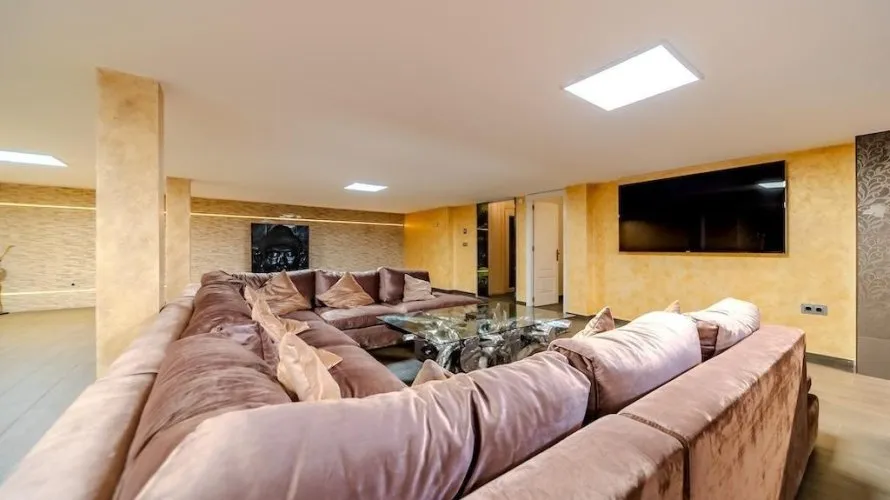 5 bedrooms villa for sale, Torrevieja, Spain No. 519 № 16