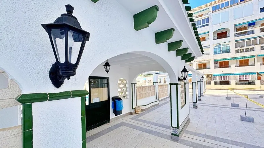 1 bedroom apartment for sale, Torrevieja, Spain No. 692 № 2