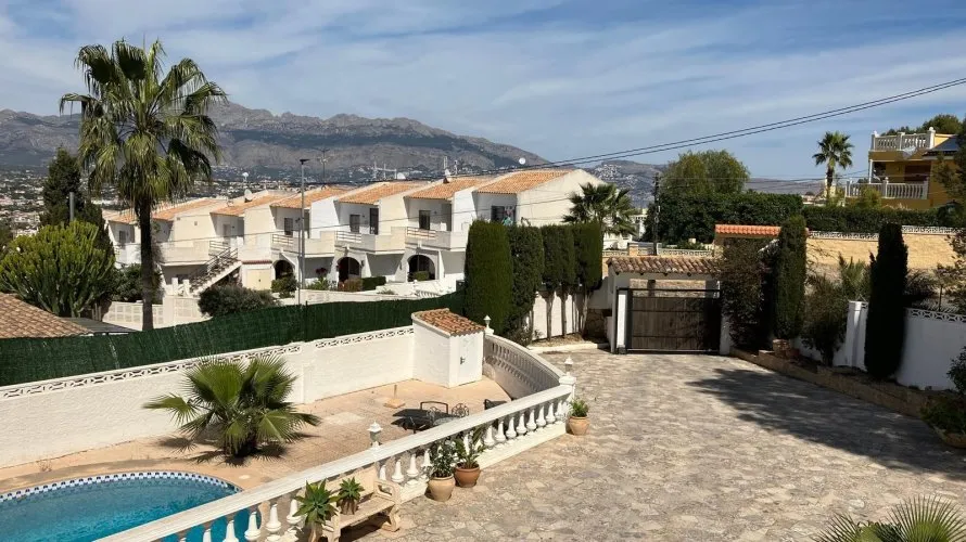 4 bedrooms villa for sale, Albir, Spain No. 417 № 12