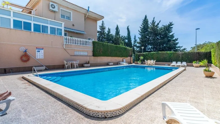 3 bedrooms villa for sale, Torrevieja, Spain No. 180 № 15