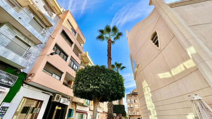 3 bedrooms apartment for sale, Torrevieja, Spain No. 126 № 1