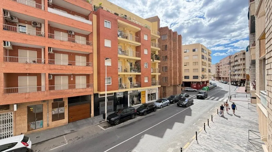 4 bedrooms apartment for sale, Torrevieja, Spain No. 742 № 27