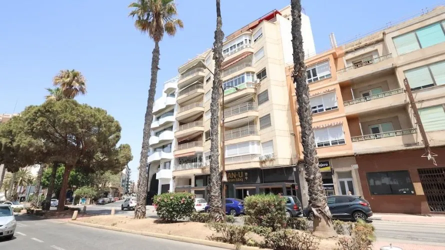 3 bedrooms apartment for sale, Torrevieja, Spain No. 425 № 27