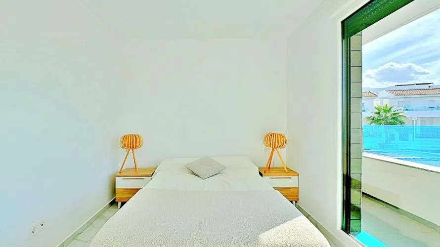 3 bedrooms bungalow for sale, Torrevieja, Spain No. 591 № 2