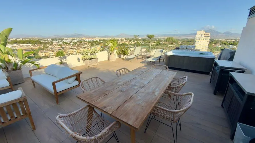 3 bedrooms penthouse for sale, Alicante, Spain No. 605 № 2
