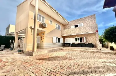 4 bedrooms villa for sale, Torrevieja, Spain No. 189