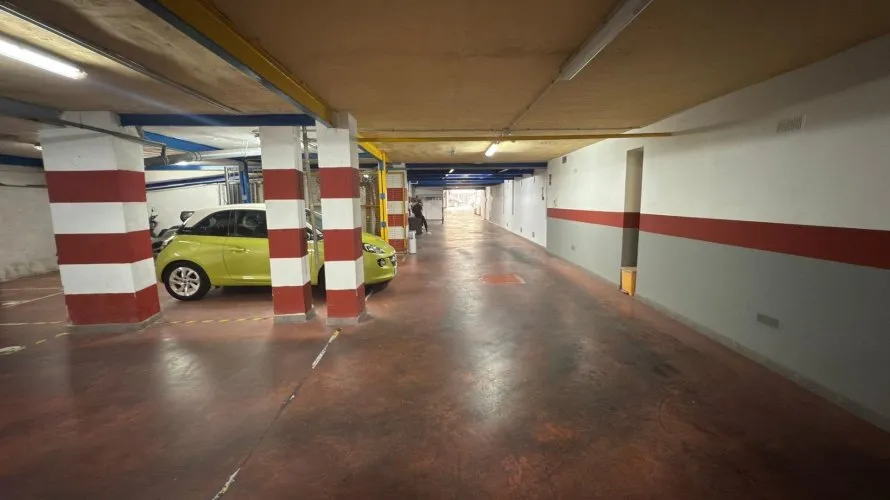 496m² garage for sale, Alicante, Spain No. 624 № 3
