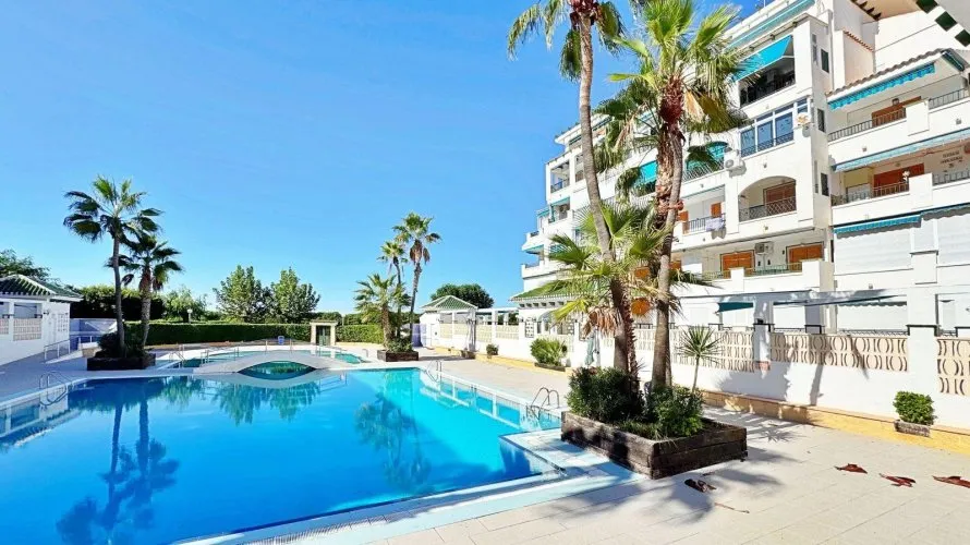 1 bedroom apartment for sale, Torrevieja, Spain No. 692 № 12
