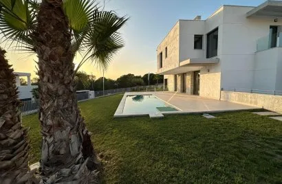 3 bedrooms villa for sale, Finestrat, Spain No. 499